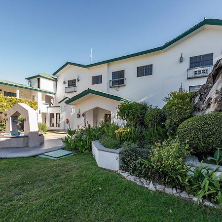 Quinta Dorada Hotel & Suites Saltillo Exterior photo
