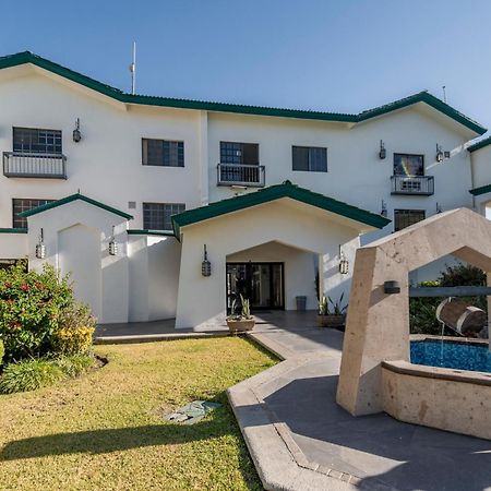 Quinta Dorada Hotel & Suites Saltillo Exterior photo