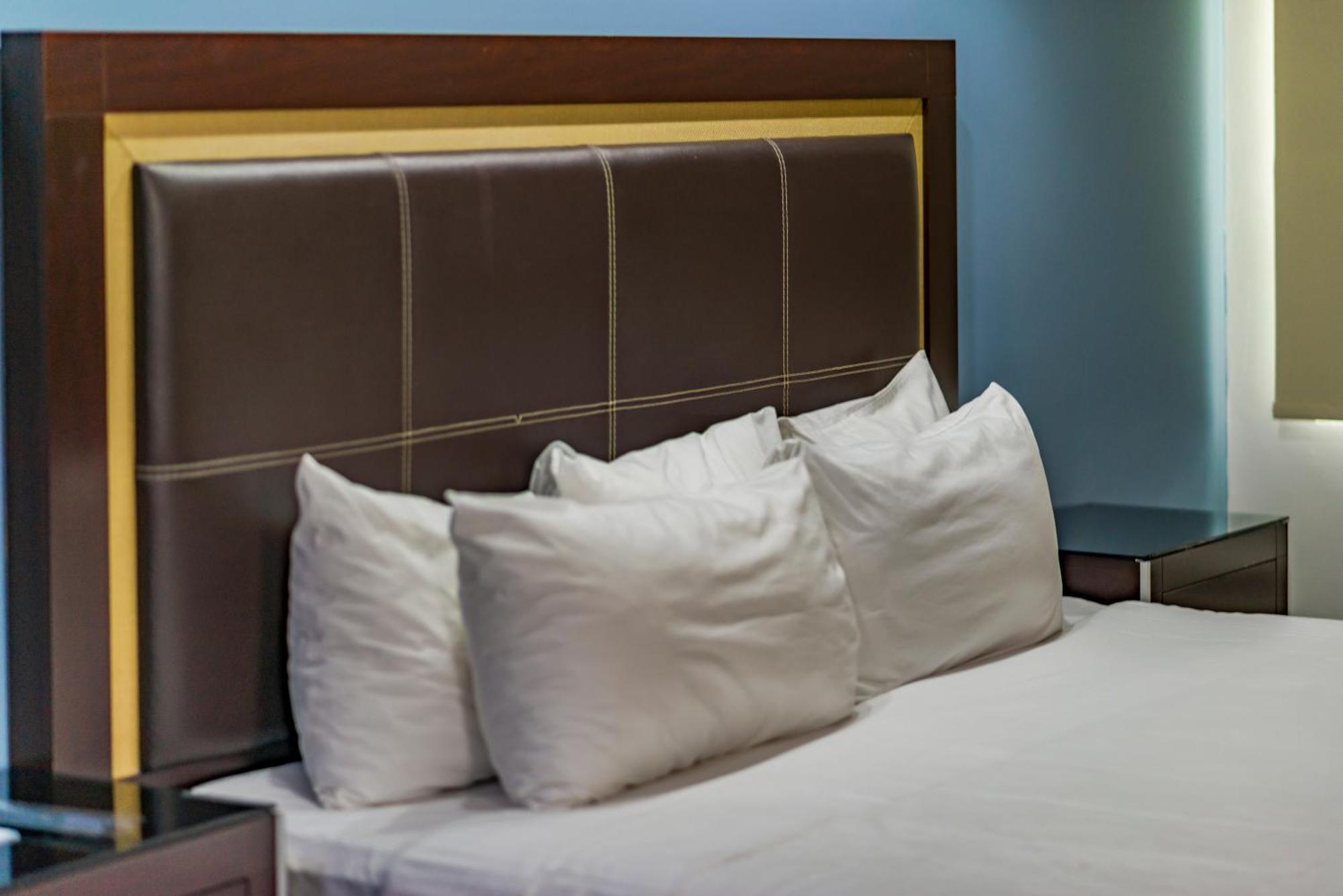 Quinta Dorada Hotel & Suites Saltillo Exterior photo