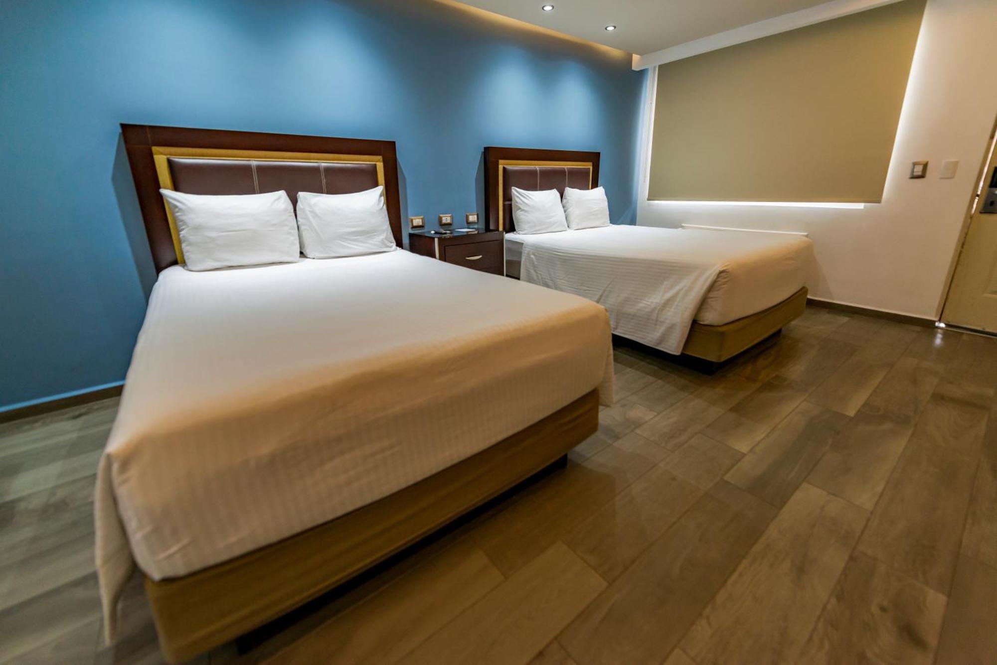 Quinta Dorada Hotel & Suites Saltillo Exterior photo